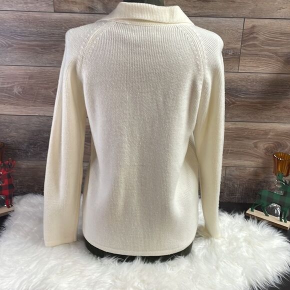 Ladies White Button Up Sweater, Size Small - Picture 4 of 4